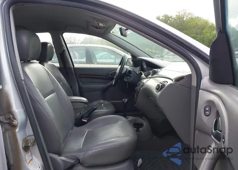 2001 Ford Focus Zts from USA, damaged, VIN 1FAHP383X1W114154